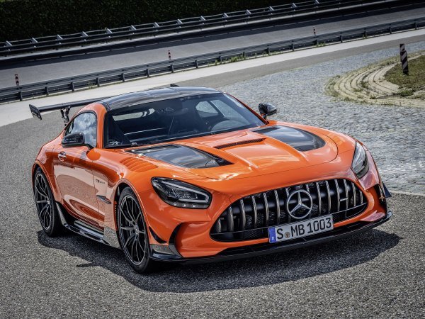 Mercedes-AMG GT Black Series u ekskluzivnoj AMG Magma Beam boji karoserije