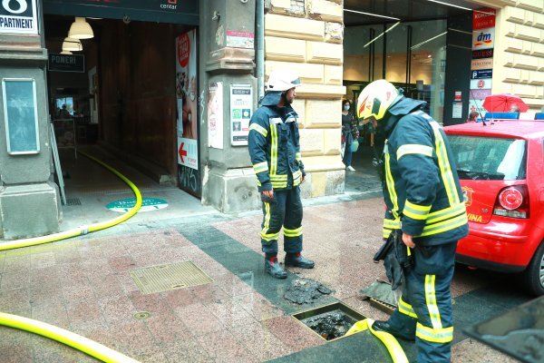 Intervencije vatrogasaca u centru grada koji su jučer pogodile poplave nakon obilne kiše