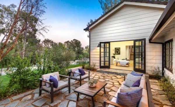 Miley Cyrus iskeširala 29 milijuna kuna za kuću u Los Angelesu