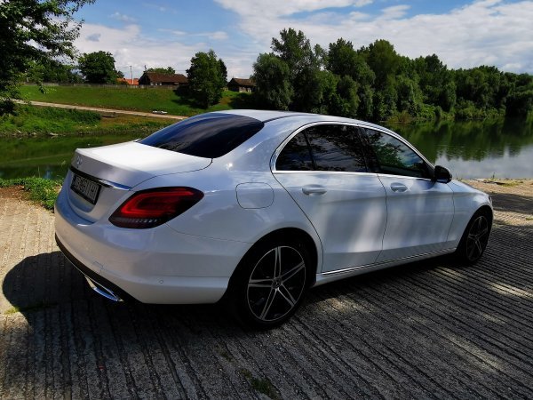 Mercedes-Benz C 200 d AVANTGARDE 160 KS s 9G-TRONIC automatskim mjenjačem