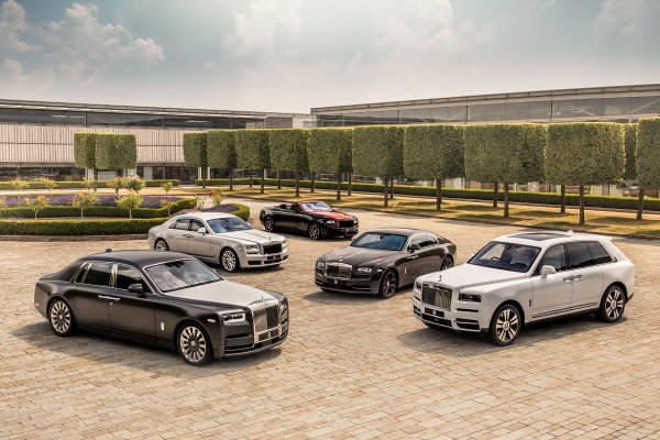 Rolls-Royce obitelj Phantom, Ghost, Wraith, Dawn, Cullinan
