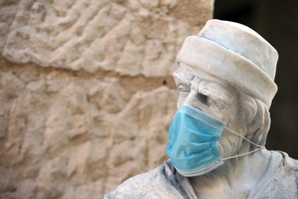 Šibenčani kipu Jurja Dalmatinca stavili zaštitnu masku