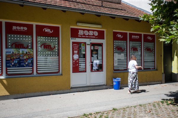 Vinkovci: Policajka ranila provalnika u pokušaju pljačke trgovine