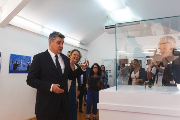 Predsjednik Zoran Milanović na izložbi 'Oliver u Luci/Luka u Oliveru'