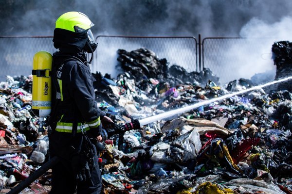 Veliki požar u splitskom reciklažnom dvorištu, na terenu 40 vatrogasaca