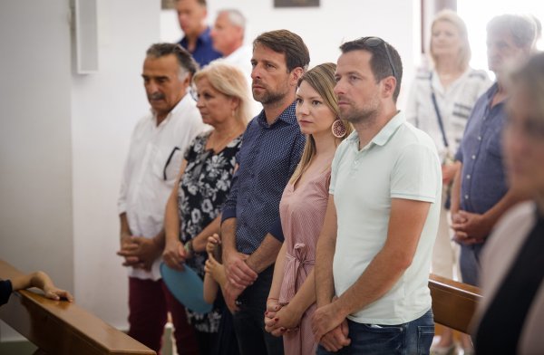 Obitelj Olivera Dragojevića u crkvi Sv. Josipa