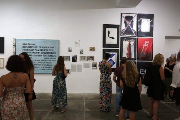 Otvorenje izložbe Art/Rat/Tranzicija (1990.-2000.-2020.-2021.)