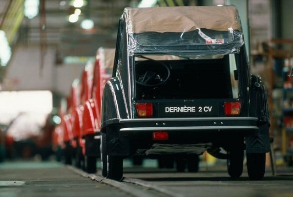 Citroën 2CV - prije točno 30 godina s proizvodne trake je sišao posljednji Spaček
