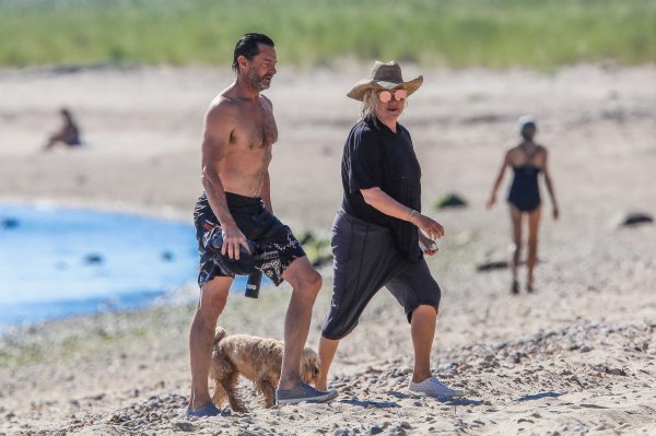 Hugh Jackman na plaži