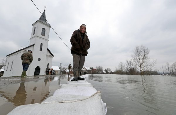 Kad poplavi Sava: sela Košutarica i Mlaka odsječeni od svijeta