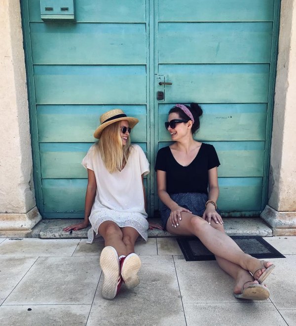 Mia Dimšić i Domenica