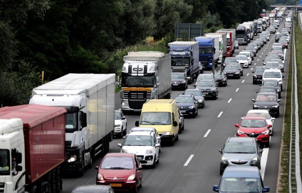 Prometne nesreće na autocestama zbog povećanog prometa su vrlo česte. Odličan primjer sigurnosnog koridora na autocesti!