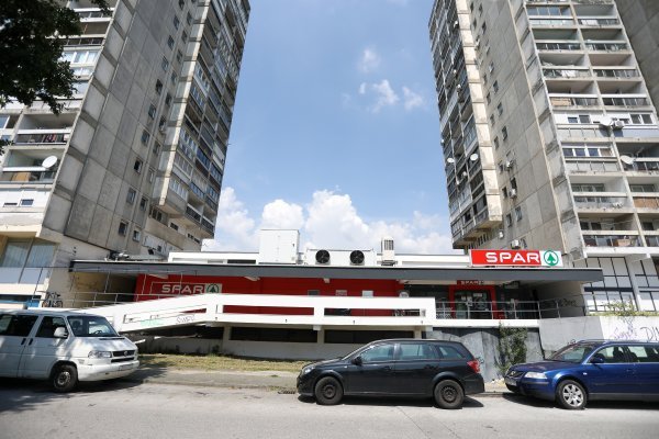 Žena u Zagrebu pala sa zgrade
