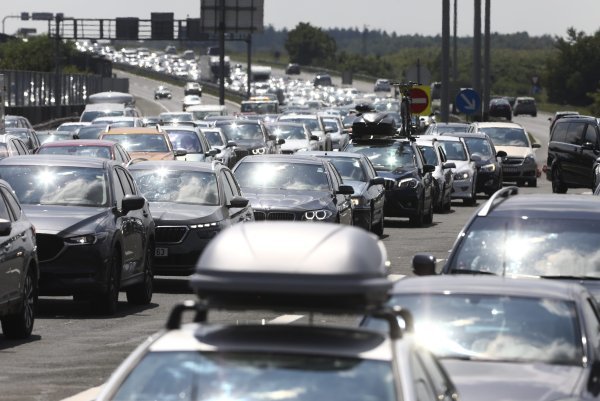 Velika gužva na naplatnim kućicama u Lučkom