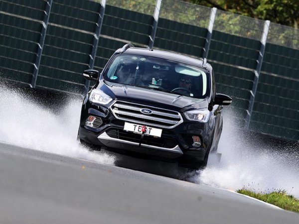 Testno vozilo Ford Kuga (2007.) za test cjelogodišnjih guma