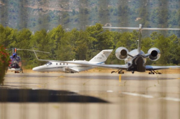 Brad Pitt sletio u Francusku