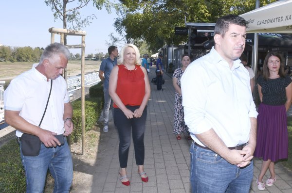 Zastupnik Mosta Nikola Grmoja govorio je o gašenju Rafinerija Sisak