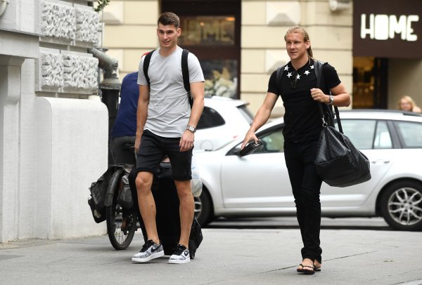 Dominik Livaković i Domagoj Vida