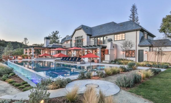 Dom Justina i Hailey Bieber