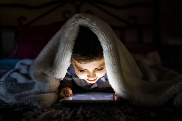 Širom svijeta 90 posto adolescenata ne spava preporučenih devet do 11 sati po noći, što se podudara s povećanom uporabom ekrana
