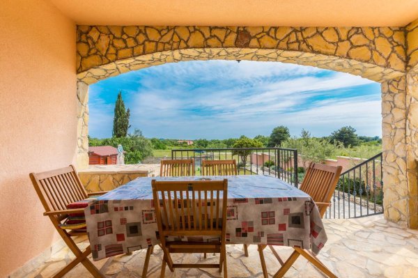 Apartmani vila Orange