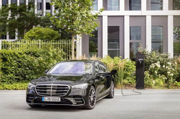 Nova Mercedes-Benz S-klasa plug-in hibrid stiže 2021. godine