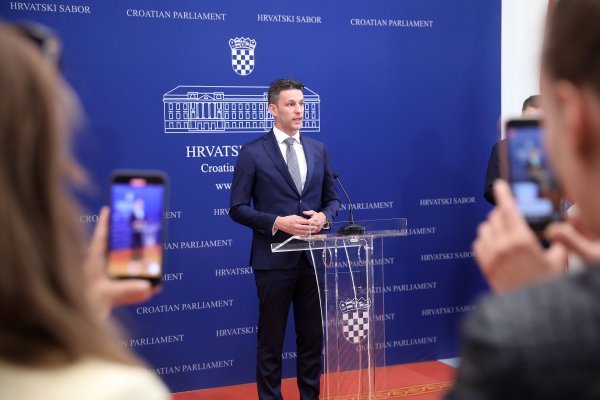 Klub zastupnika Mosta nezavisnih lista o temi: Prijeteća ovršna kriza