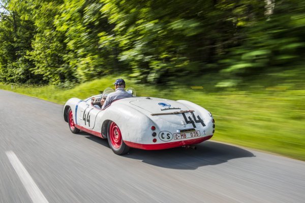 Škoda Sport za '24 sata Le Mansa' 1950. Za volanom je dvostruki pobjednik Le Mansa Hans-Joachim Stuck