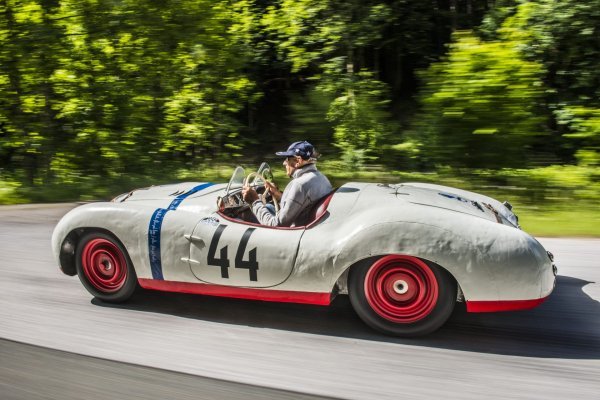 Škoda Sport za '24 sata Le Mansa' 1950. Za volanom je dvostruki pobjednik Le Mansa Hans-Joachim Stuck