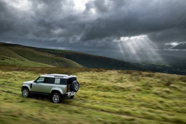 Land Rover Defender 110 PHEV (MY21)