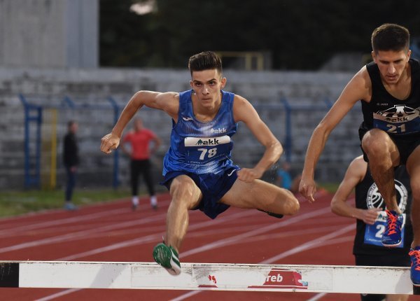 Otvorena atletska staza u Karlovcu