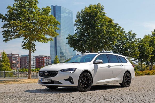 Opel Sports Tourer Ultimate 2.0 Turbo 200 KS AT-9