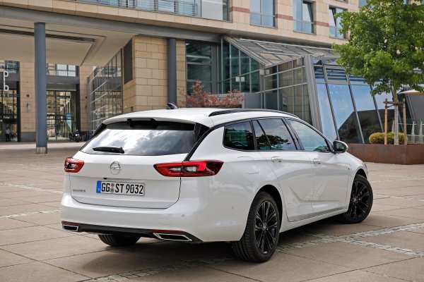 Opel Sports Tourer Ultimate 2.0 Turbo 200 KS AT-9