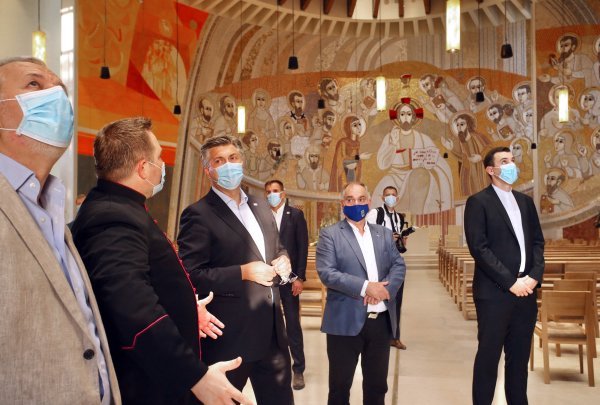 Andrej Plenković obišao Crkvu Svete Obitelji u Solinu