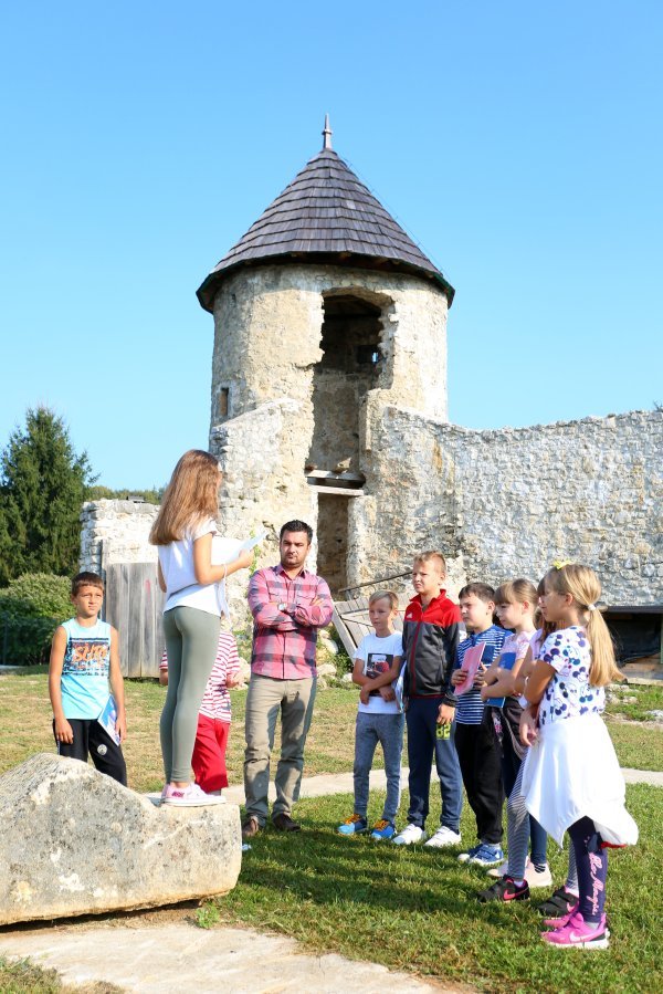 U Osnovnoj školi Barilović učenici povremeno pohađaju nastavu na otvorenom