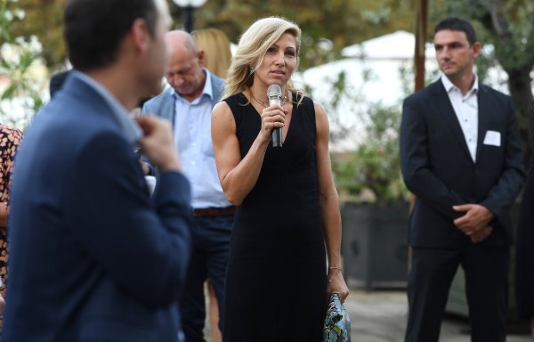 Koktel s veleposlanikom SAD-a