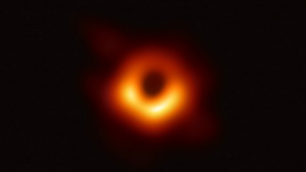 Crna rupa M87