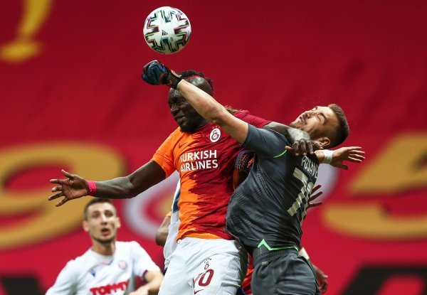 Galatasaray - Hajduk (Josip Posavec vs Mbaye Diagne)