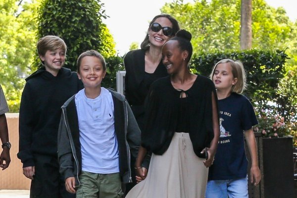 Angelina Jolie s djecom