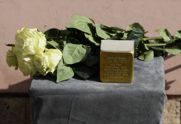 Postavljanje prvog kamena spoticanja