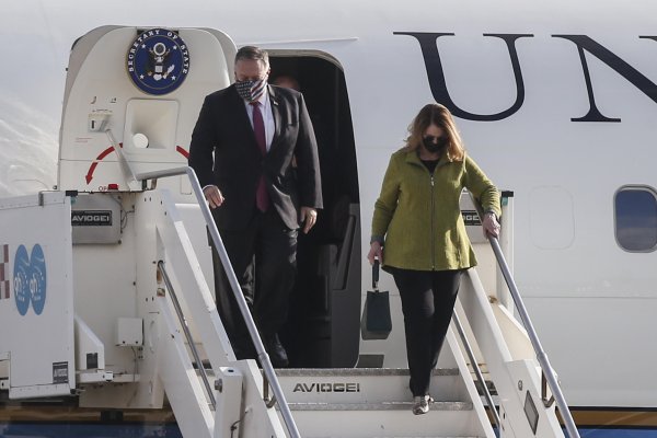 Mike Pompeo na turneji