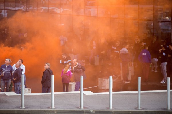Armada je bakljadom dočekala igrače Rijeke