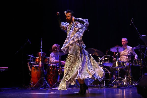 Božo Vrećo nastupio na Porto Etno festivalu