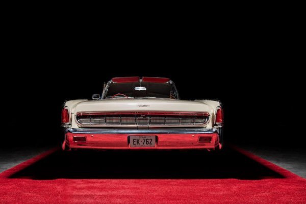 Lincoln Continental Cabrio iz 1963. godine