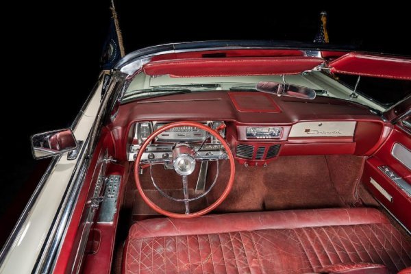 Lincoln Continental Cabrio iz 1963. godine