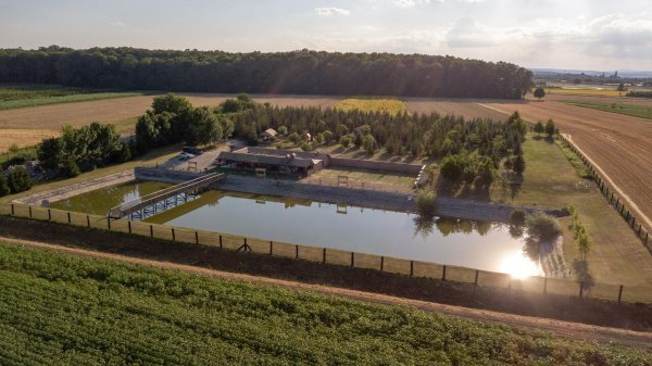 The Lake House, Đakovo