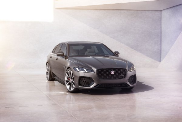 Jaguar XF Saloon