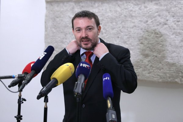 Arsen Bauk na konferenciji za novinare u Hrvatskom saboru