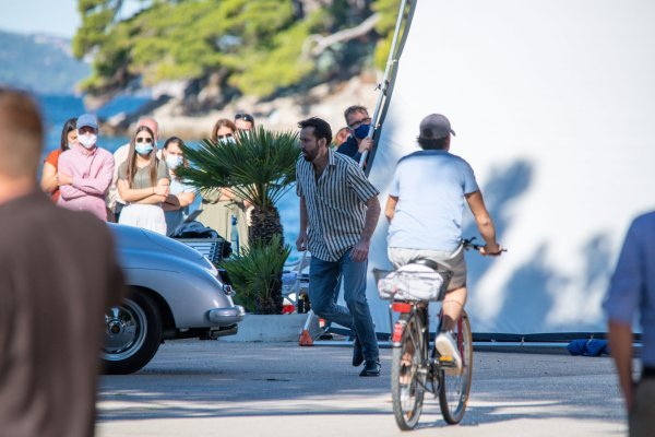 Nicolas Cage i Pedro Pascal snimaju na cavtatskoj rivi