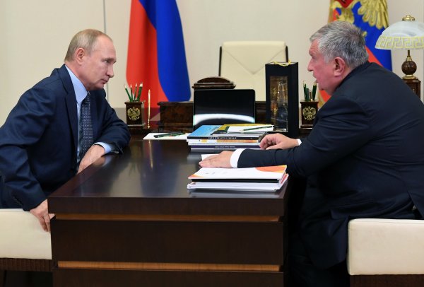 Državni dužnosnici prije susreta s Putinom moraju proći dvotjednu karantenu